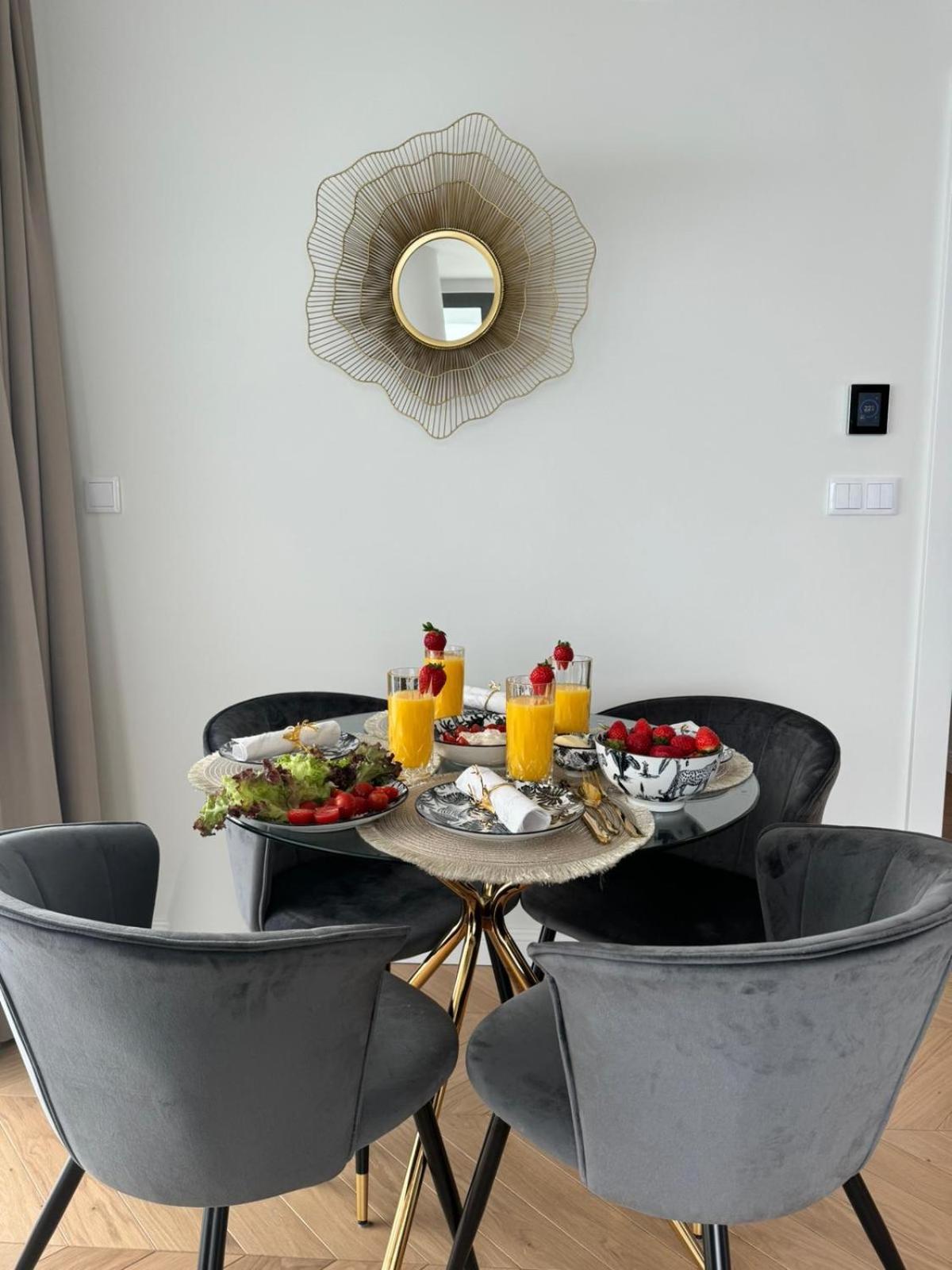 Wave Apartment Tyballtic 7Th Floor With Two Bedrooms And Sea View! Miedzyzdroje Dış mekan fotoğraf