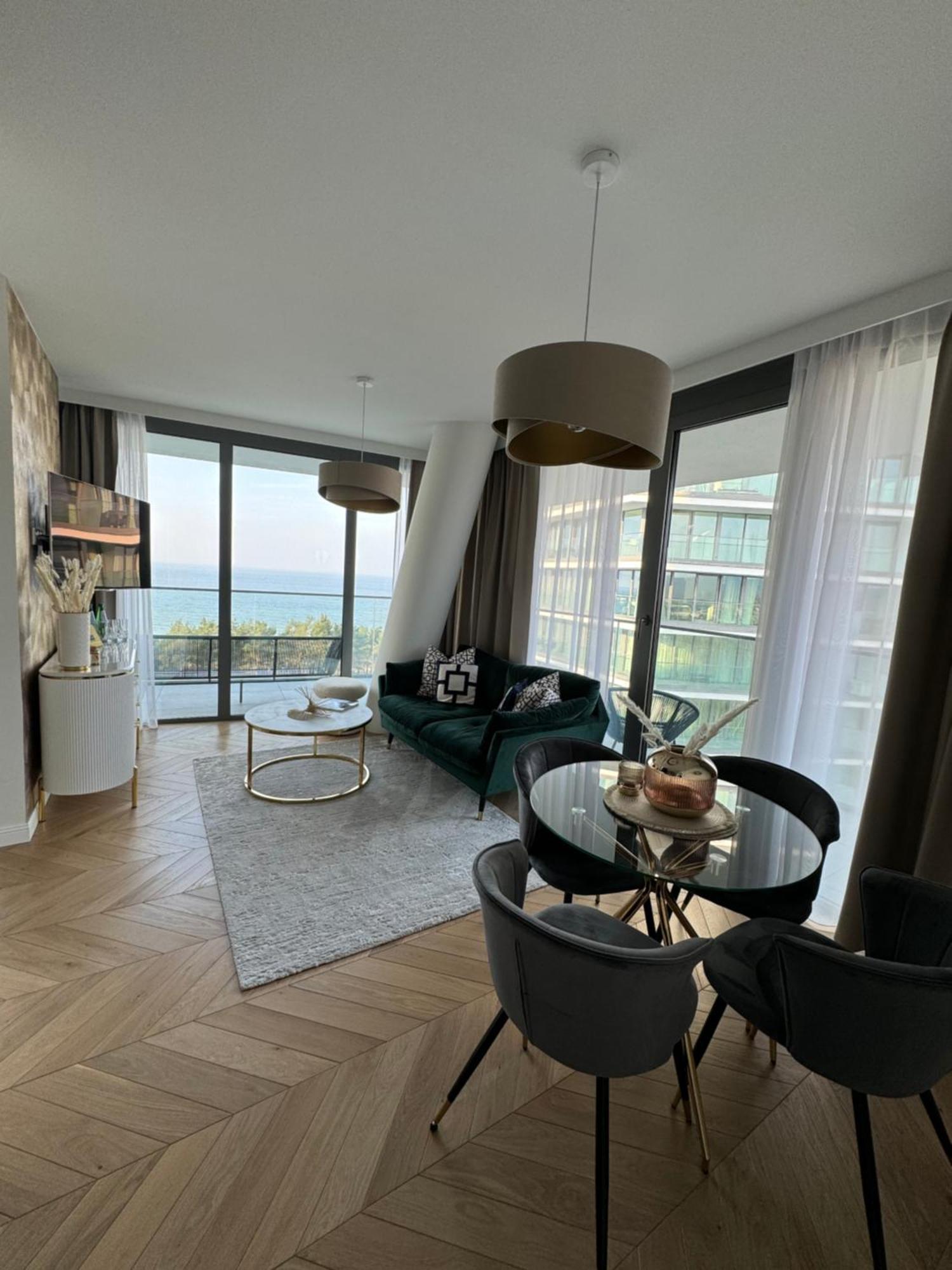 Wave Apartment Tyballtic 7Th Floor With Two Bedrooms And Sea View! Miedzyzdroje Dış mekan fotoğraf